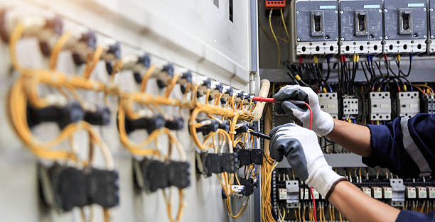 Professional Electrician technician working in Bronx, NY